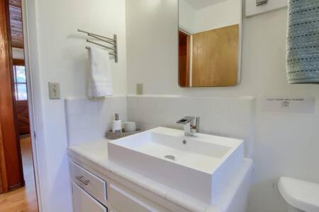 Apartment Red Door Fireplace Bbq 12 Mi To Yosemite