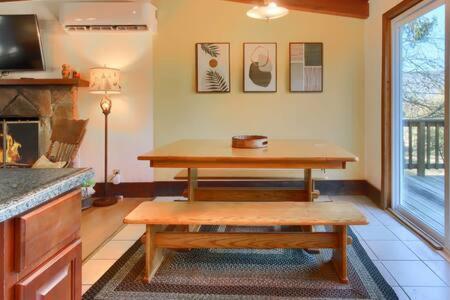 Red Door Fireplace Bbq 12 Mi To Yosemite Apartment Oakhurst
