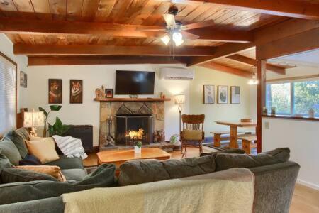 Red Door Fireplace Bbq 12 Mi To Yosemite Apartment *